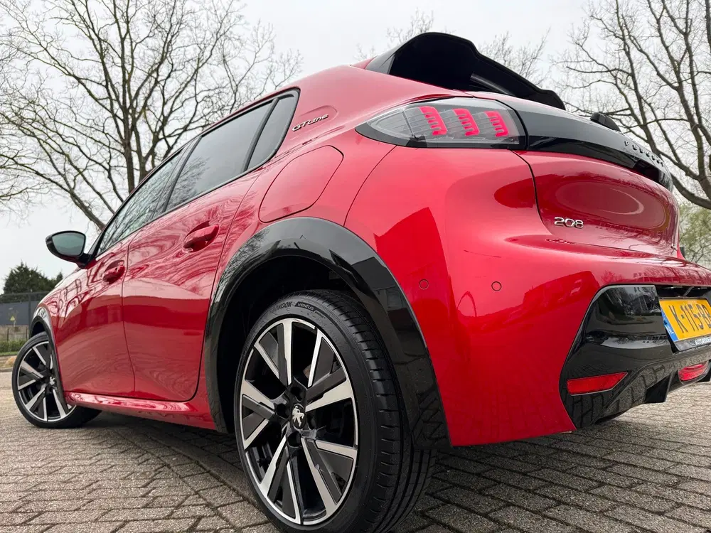 Peugeot 208 1.2 PureTech GT-Line AUTOMAAT PANO CARPLAY uit 2020, foto 8