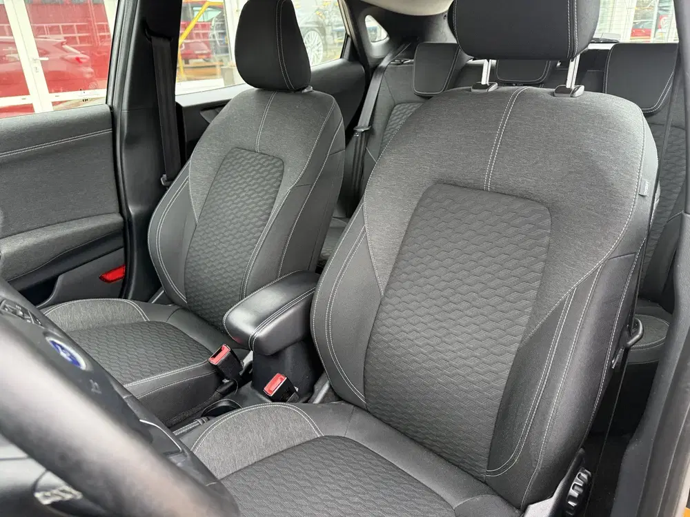 Ford Puma 1.0 EcoBoost Hybrid Titanium Navigatie uit 2020, foto 6