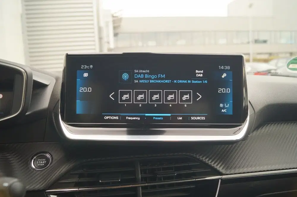 Peugeot 2008 1.2 PureTech Allure -NAVI-ECC-CAM-TREKHAAK uit 2021, foto 15