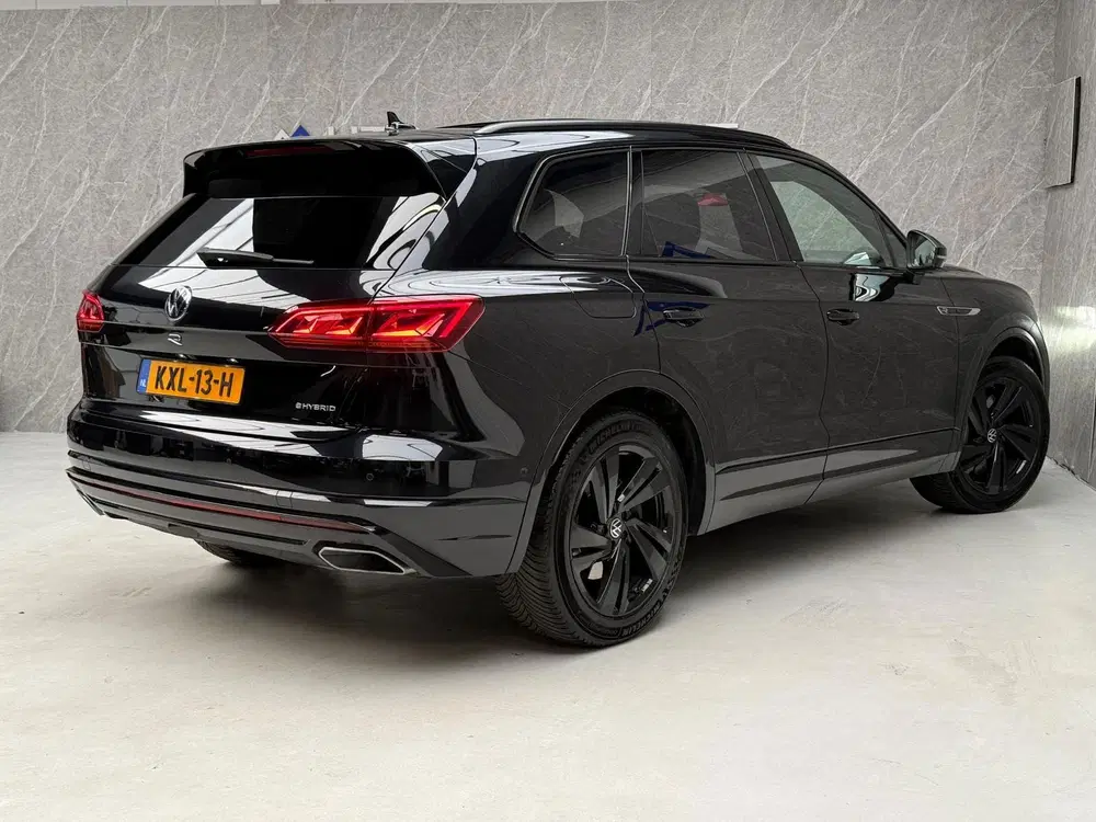 Volkswagen Touareg 3.0 TSi eHybrid 4MOTION R uit 2020, foto 2