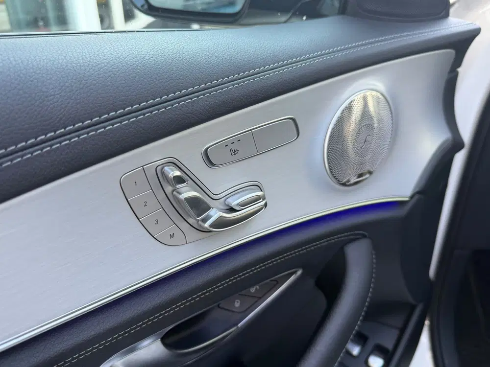 Mercedes-Benz E-Klasse 300 e Business Solution AMG uit 2022, foto 4
