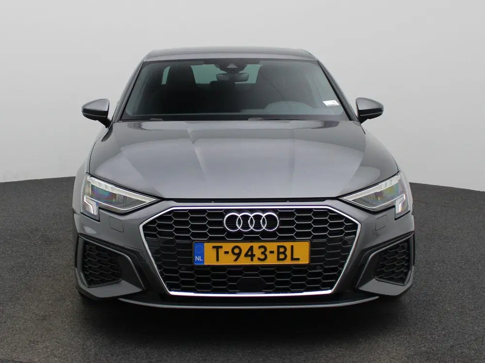 Audi A3 30 TFSI S edition uit 2023, foto 3