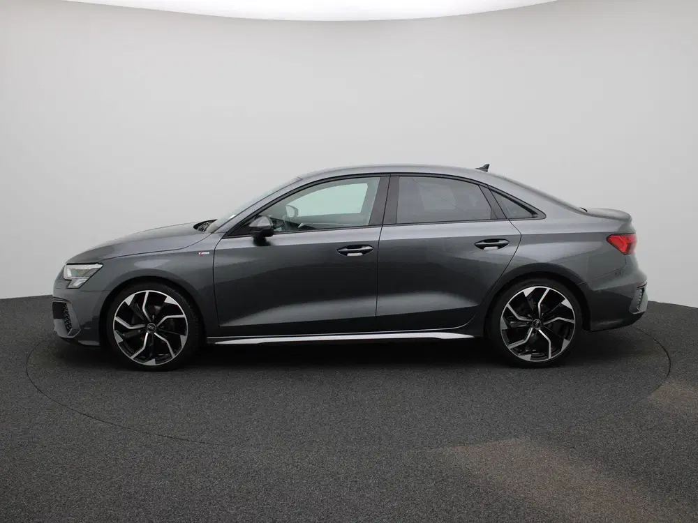 Audi A3 30 TFSI S edition uit 2023, foto 4