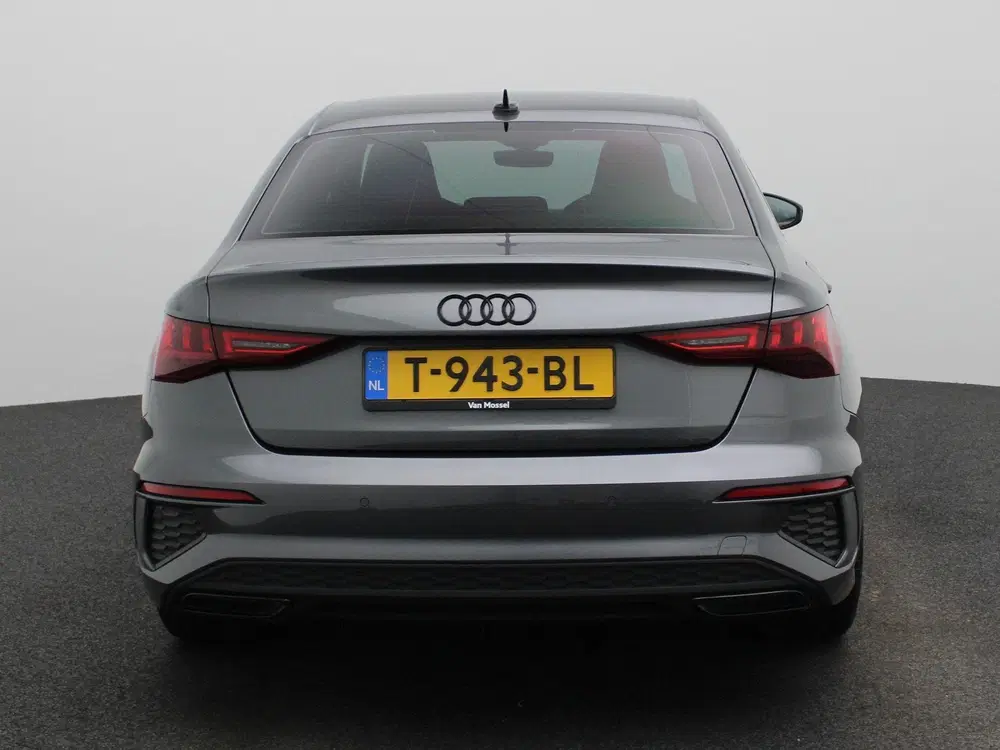 Audi A3 30 TFSI S edition uit 2023, foto 5