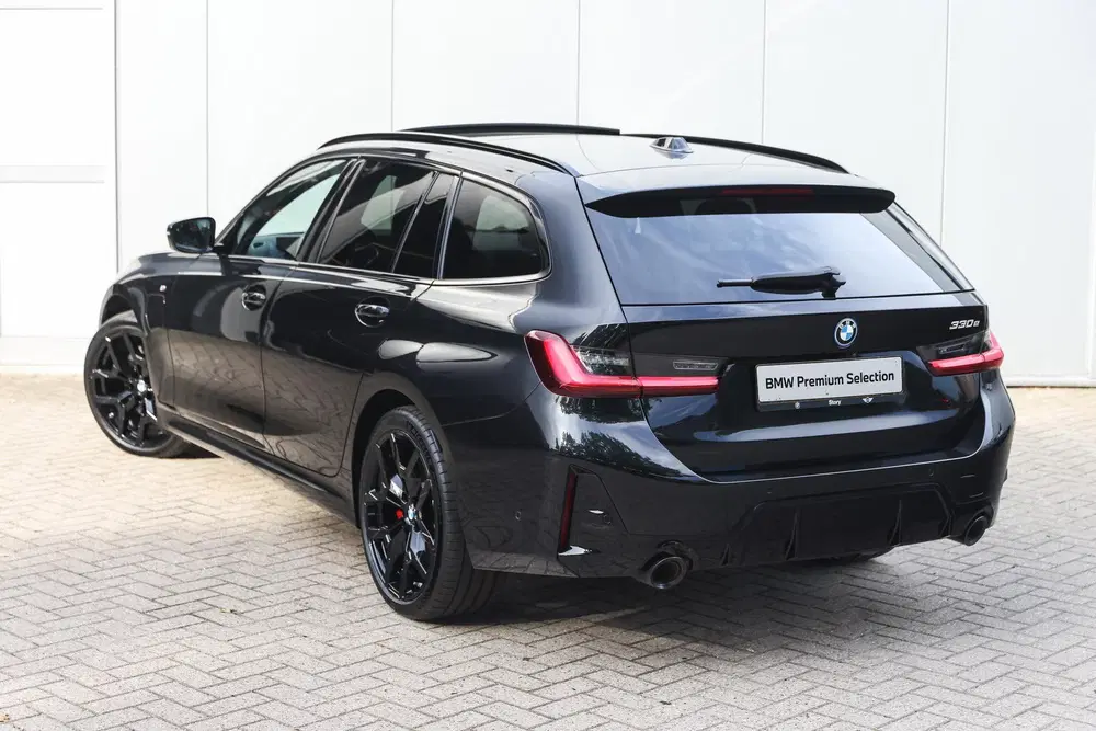 BMW 3-serie 330e M Sport Automaat uit 2025, foto 2