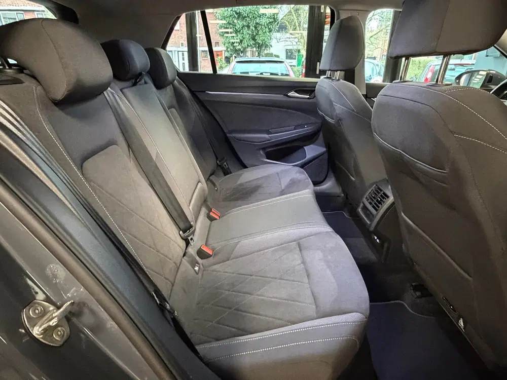 Volkswagen Golf 2.0 TDI R-Line Business AUT. PANO TREKHAAK uit 2023, foto 12