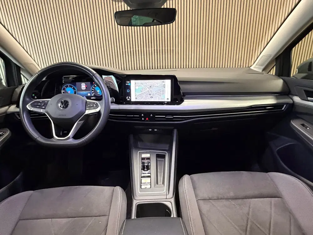 Volkswagen Golf 2.0 TDI R-Line Business AUT. PANO TREKHAAK uit 2023, foto 13