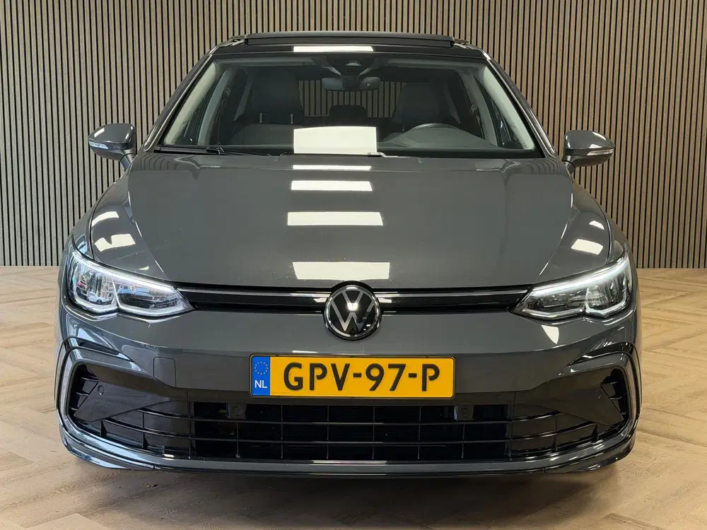 Volkswagen Golf 2.0 TDI R-Line Business AUT. PANO TREKHAAK uit 2023, foto 2