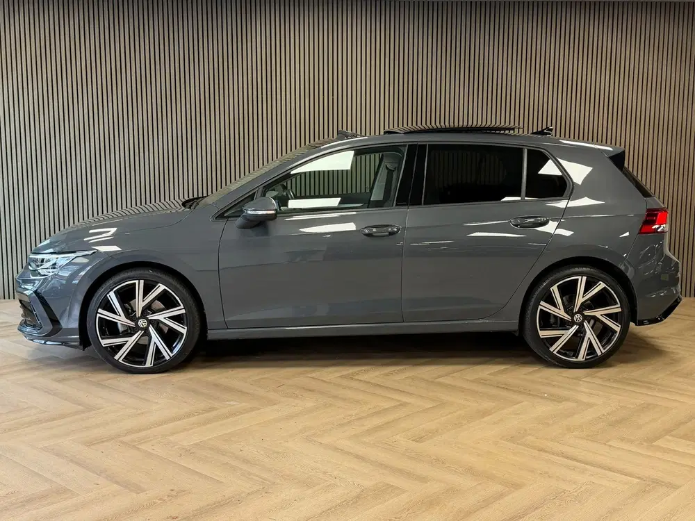 Volkswagen Golf 2.0 TDI R-Line Business AUT. PANO TREKHAAK uit 2023, foto 3