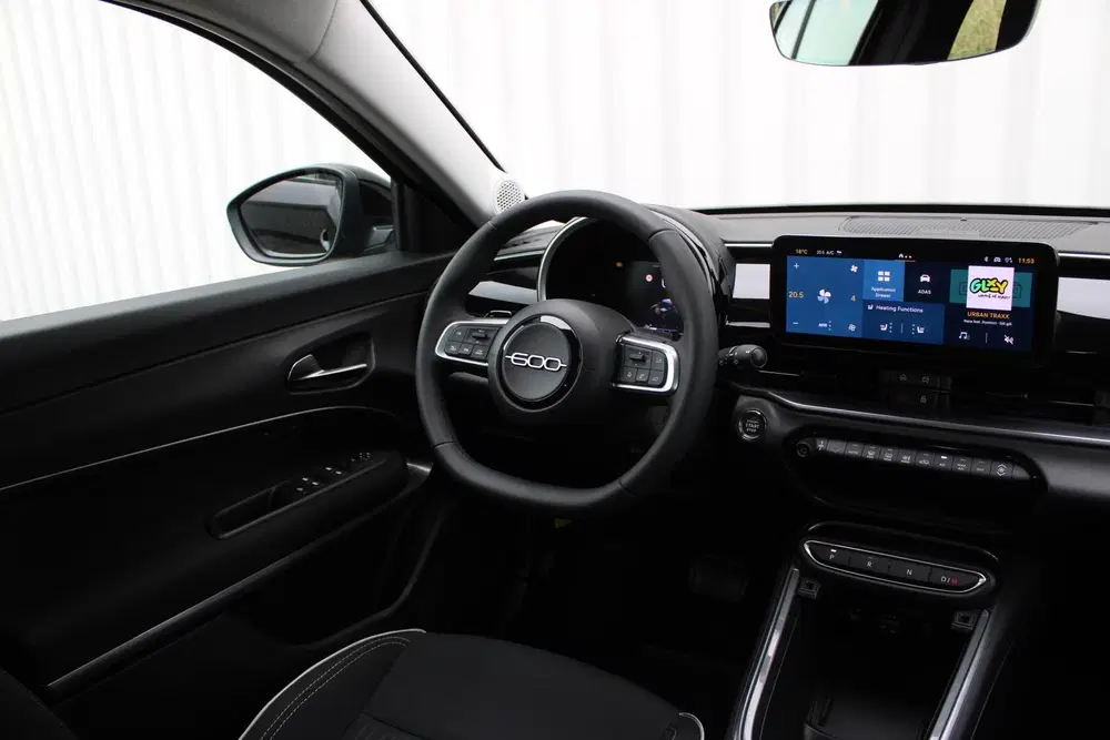 Fiat 600 1.2 Hybrid Urban uit 2025, foto 2
