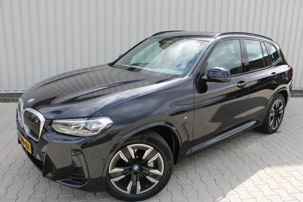 BMW iX3 Executive 80 kWh met Pano uit 2022, foto 6