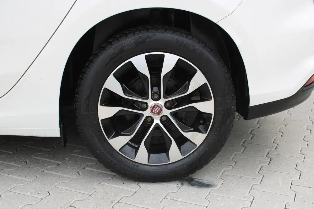 Fiat Tipo 1.4 Mirror uit 2019, foto 7