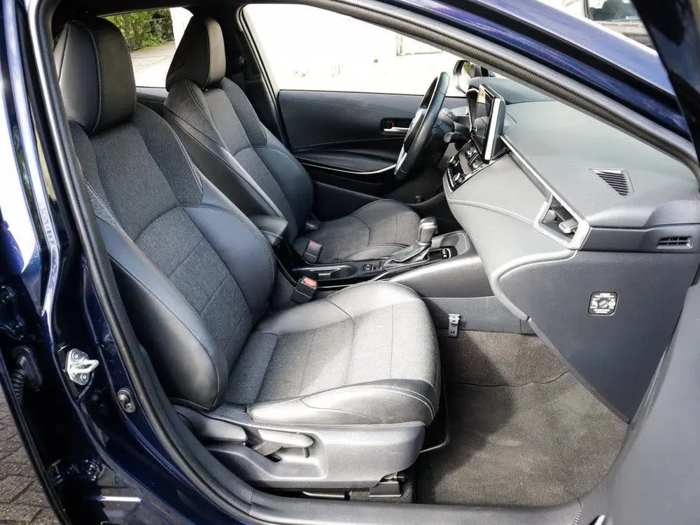 Toyota Corolla 1.8 Hybrid Dynamic 1e-Eig. & Keurig-Onderh uit 2023, foto 11
