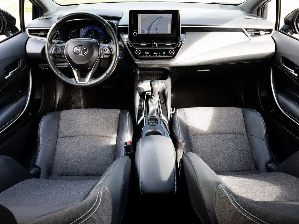Toyota Corolla 1.8 Hybrid Dynamic 1e-Eig. & Keurig-Onderh uit 2023, foto 3