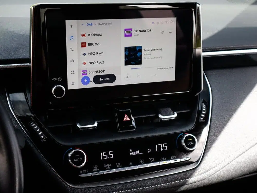 Toyota Corolla 1.8 Hybrid Dynamic 1e-Eig. & Keurig-Onderh uit 2023, foto 7