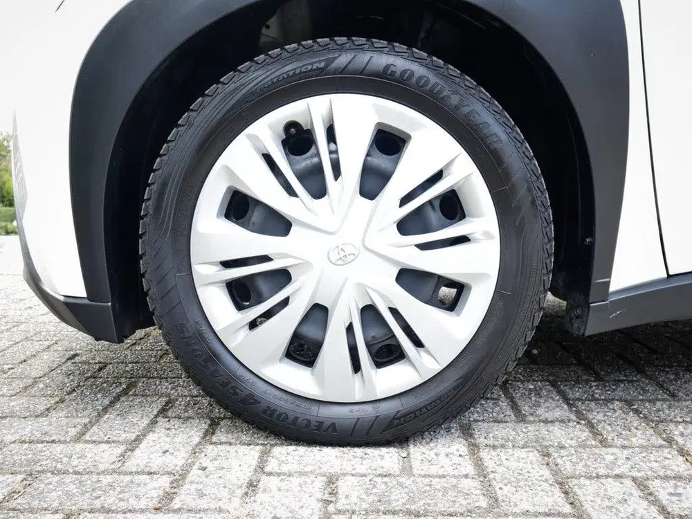 Toyota Aygo X 1.0 VVT-i MT Play 1e-Eig. & Keurig-Onderh uit 2022, foto 11