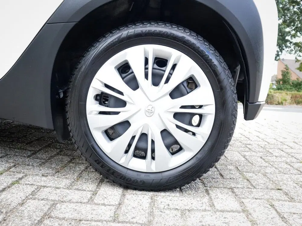 Toyota Aygo X 1.0 VVT-i MT Play 1e-Eig. & Keurig-Onderh uit 2022, foto 12