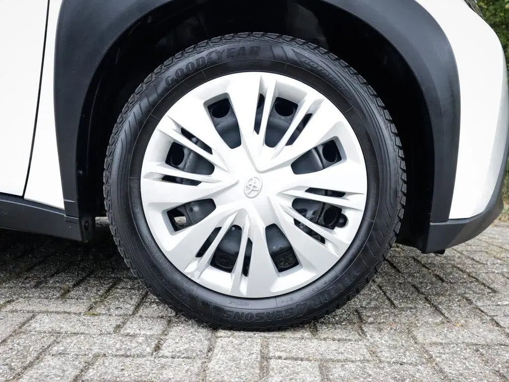Toyota Aygo X 1.0 VVT-i MT Play 1e-Eig. & Keurig-Onderh uit 2022, foto 13