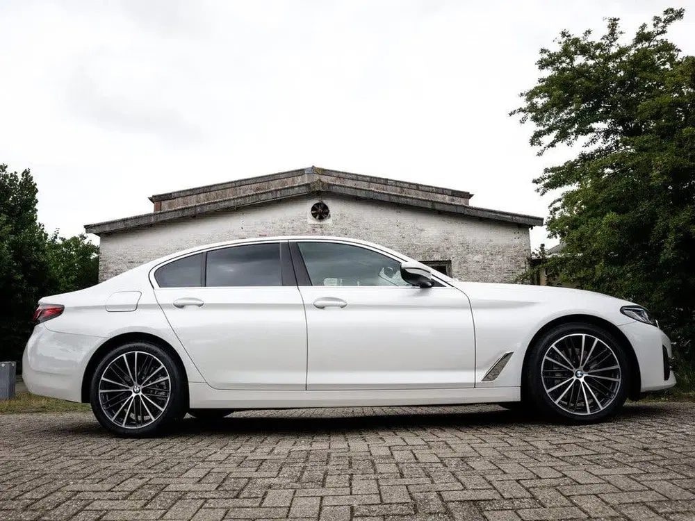 BMW 5-serie 545e xDrive Business Edition Plus 1e-Eig. uit 2021, foto 4