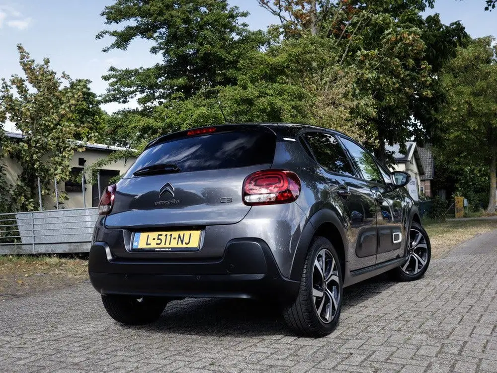 Citroën C3 Citroen C3 1.2 PureTech Shine 1e-Eig. & De uit 2021, foto 2