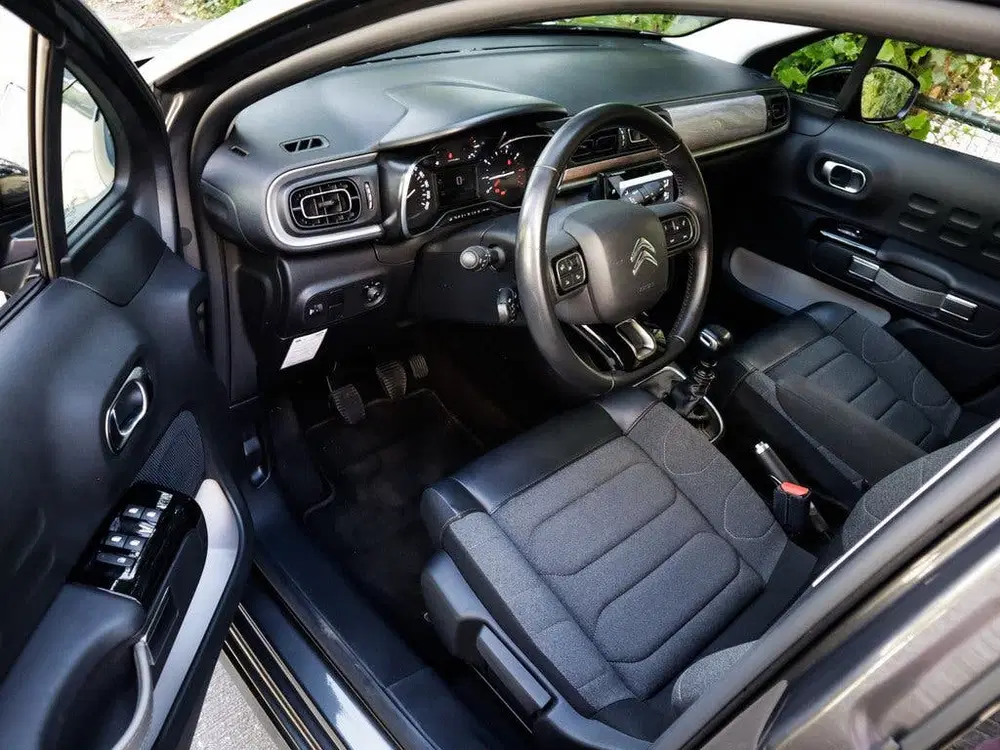 Citroën C3 Citroen C3 1.2 PureTech Shine 1e-Eig. & De uit 2021, foto 3