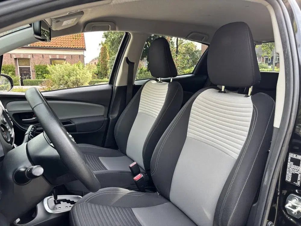 Toyota Yaris 1.5 Hybrid Dynamic 1e-Eig. & Keurig-Onderh uit 2019, foto 5