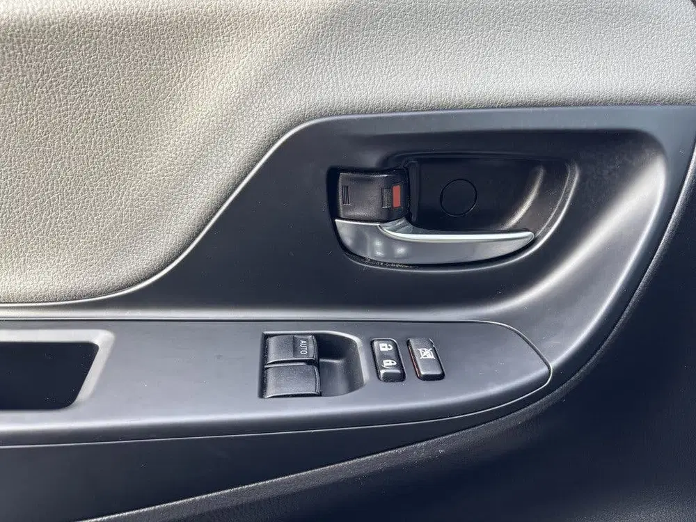 Toyota Yaris 1.5 Hybrid Dynamic 1e-Eig. & Keurig-Onderh uit 2019, foto 6