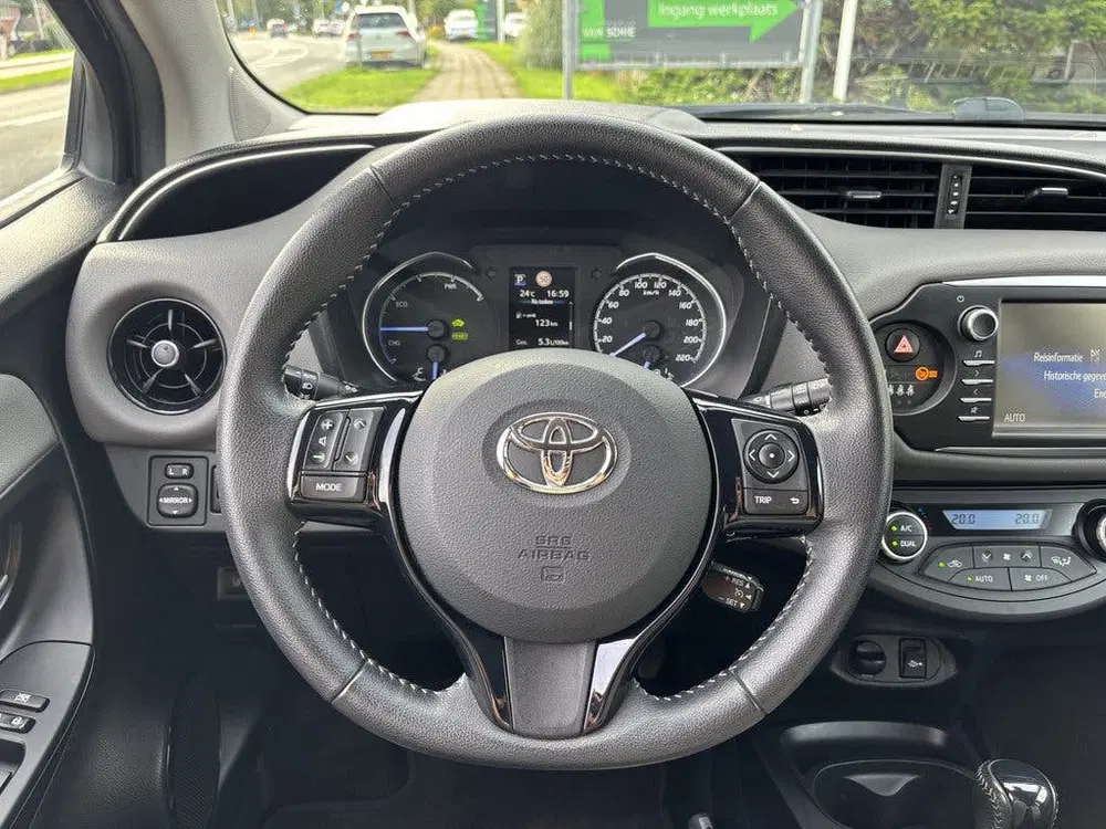 Toyota Yaris 1.5 Hybrid Dynamic 1e-Eig. & Keurig-Onderh uit 2019, foto 8