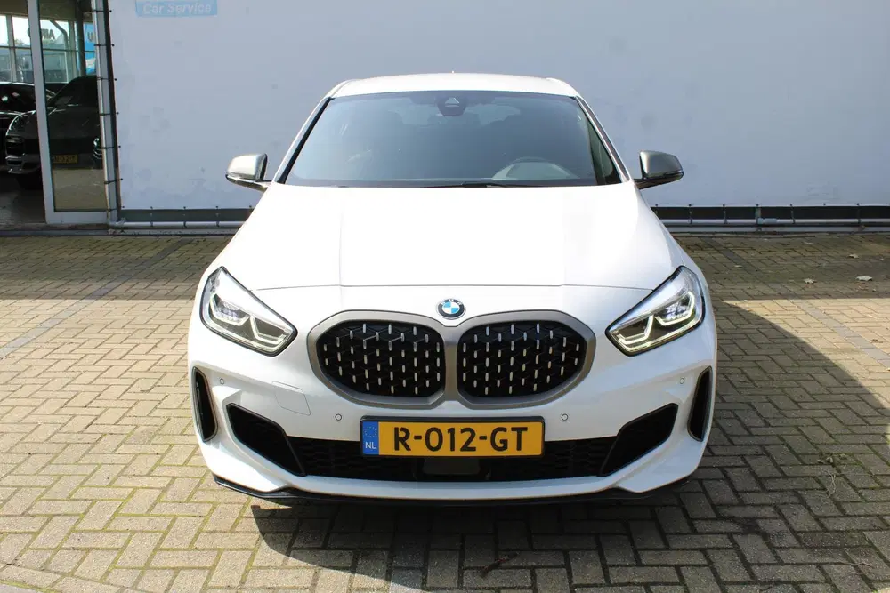 BMW 1-serie M135i xDrive High Executive uit 2020, foto 5