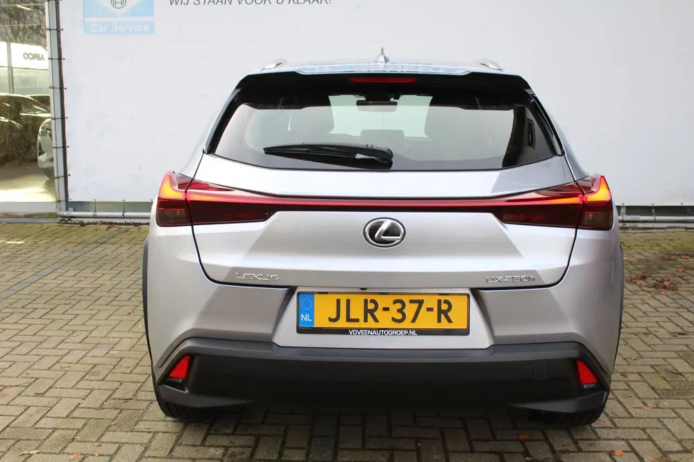 Lexus UX 250h uit 2024, foto 8