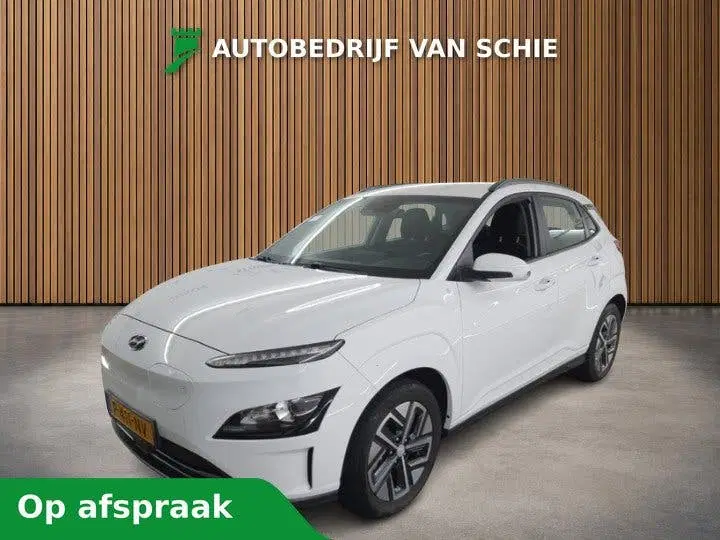 Hyundai KONA EV Comfort 64 kWh 3-Fase 1e-Eig. & Dealer uit 2022