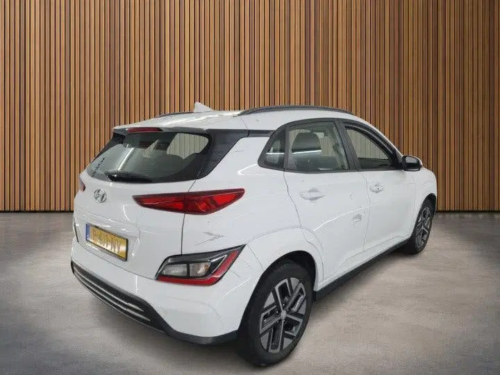 Hyundai KONA EV Comfort 64 kWh 3-Fase 1e-Eig. & Dealer uit 2022, foto 2
