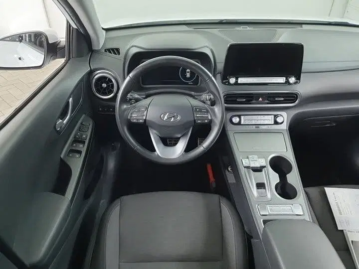 Hyundai KONA EV Comfort 64 kWh 3-Fase 1e-Eig. & Dealer uit 2022, foto 3