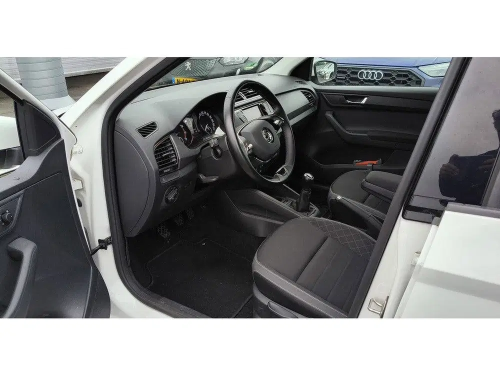 Skoda Fabia Combi 1.0 TSI Ambition 1e-Eig. & Keurig-On uit 2022, foto 2