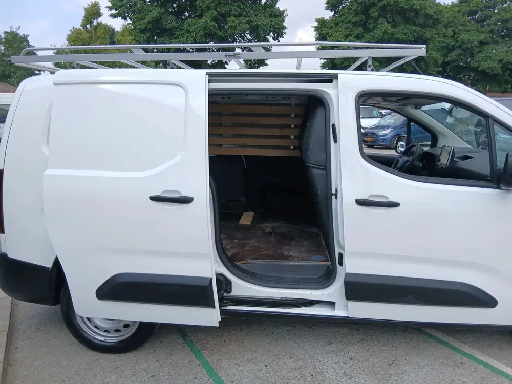 Opel Combo 1.5D L2H1 Edition uit 2021, foto 5