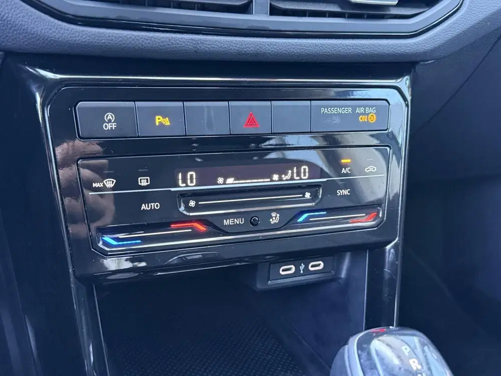 Volkswagen T-Cross 1.0 TCR Life Edition automaat uit 2024, foto 9