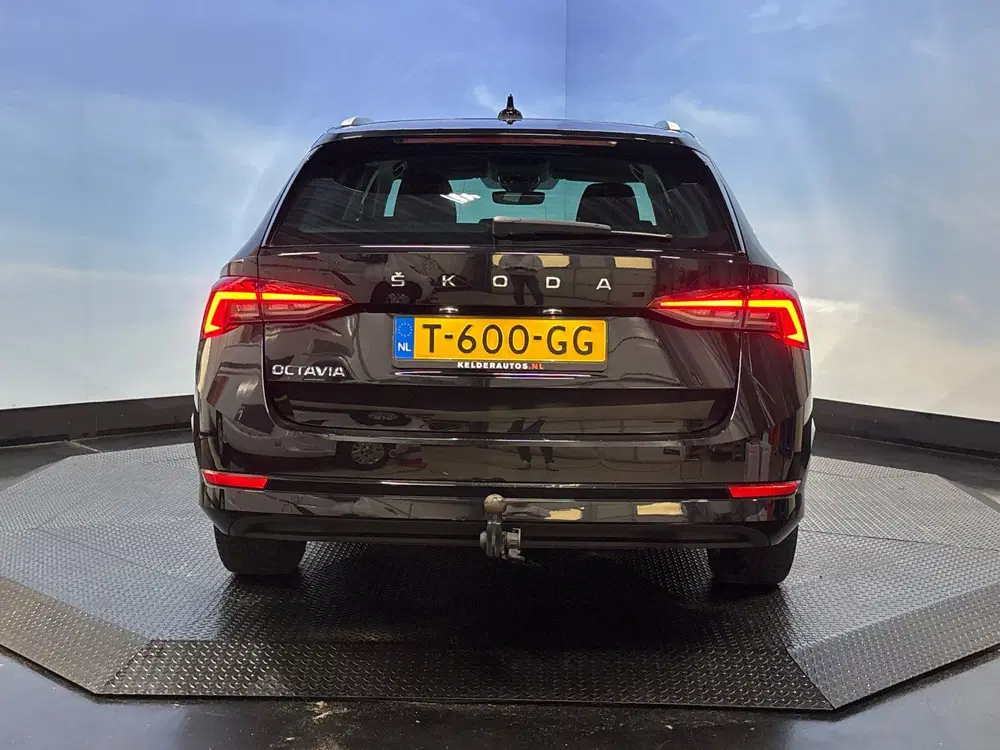 Skoda Octavia 1.0 TSI Business Edition Plus Trekhaak uit 2023, foto 3