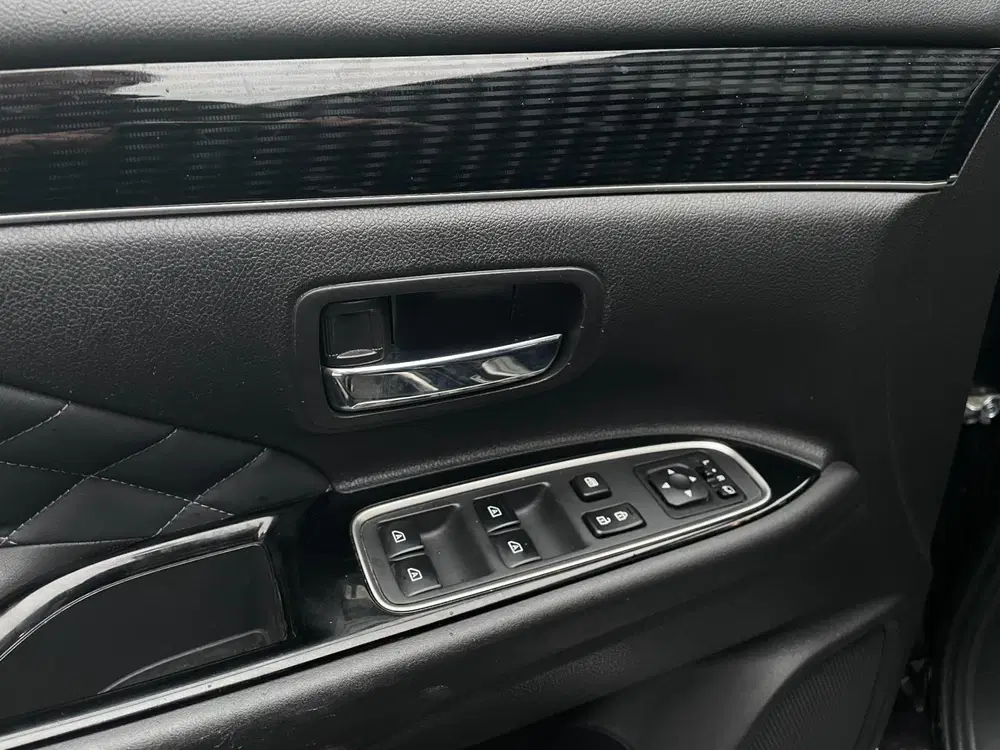 Mitsubishi Outlander 2.4 PHEV Instyle NL-auto uit 2019, foto 10