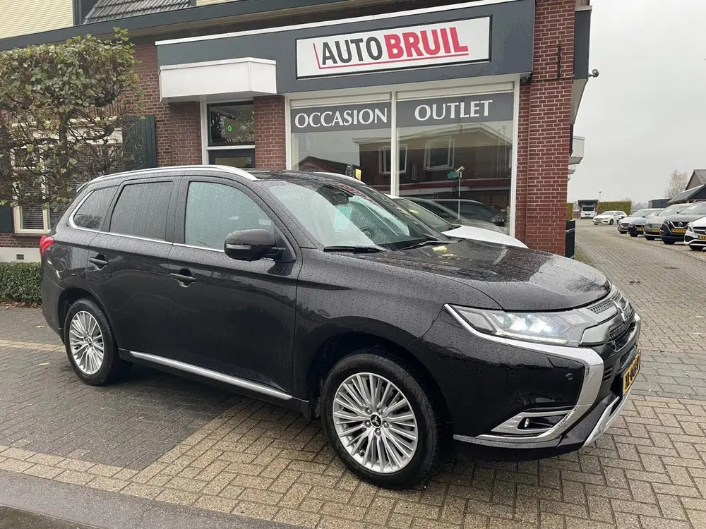 Mitsubishi Outlander 2.4 PHEV Instyle NL-auto uit 2019, foto 2