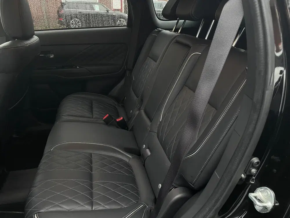 Mitsubishi Outlander 2.4 PHEV Instyle NL-auto uit 2019, foto 7