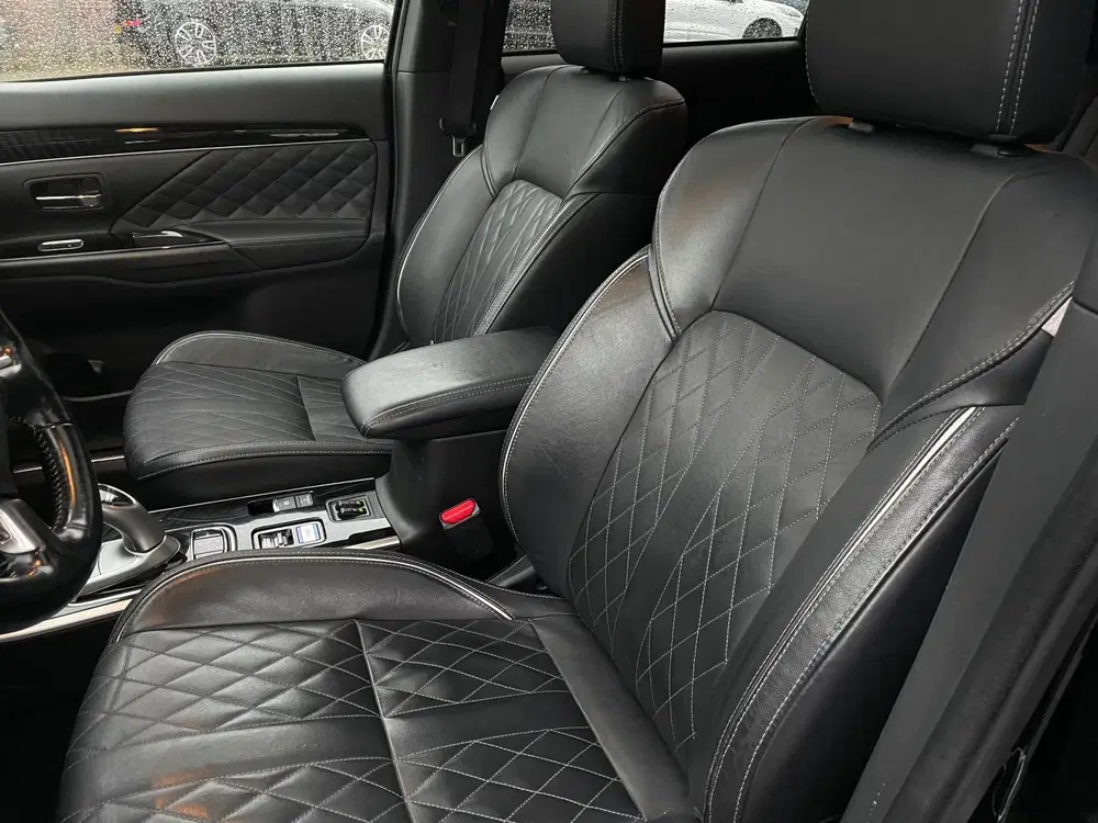Mitsubishi Outlander 2.4 PHEV Instyle NL-auto uit 2019, foto 8