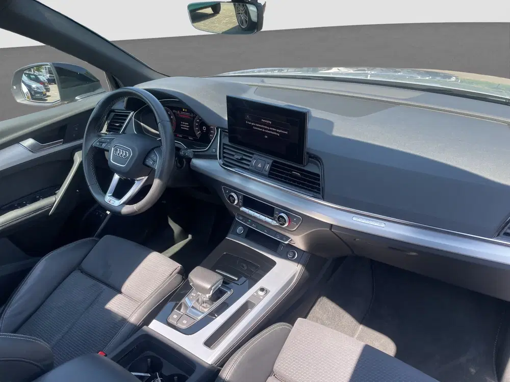Audi Q5 55 TFSI e S-Line uit 2023, foto 2