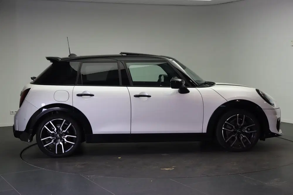 Mini John Cooper Works Cooper S Automaat uit 2026, foto 4