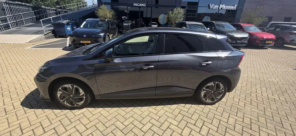 MG MG4 Luxury Long Range 64 kWh uit 2023, foto 2