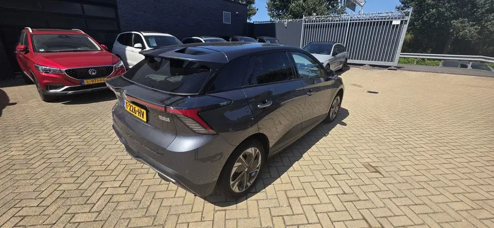 MG MG4 Luxury Long Range 64 kWh uit 2023, foto 6