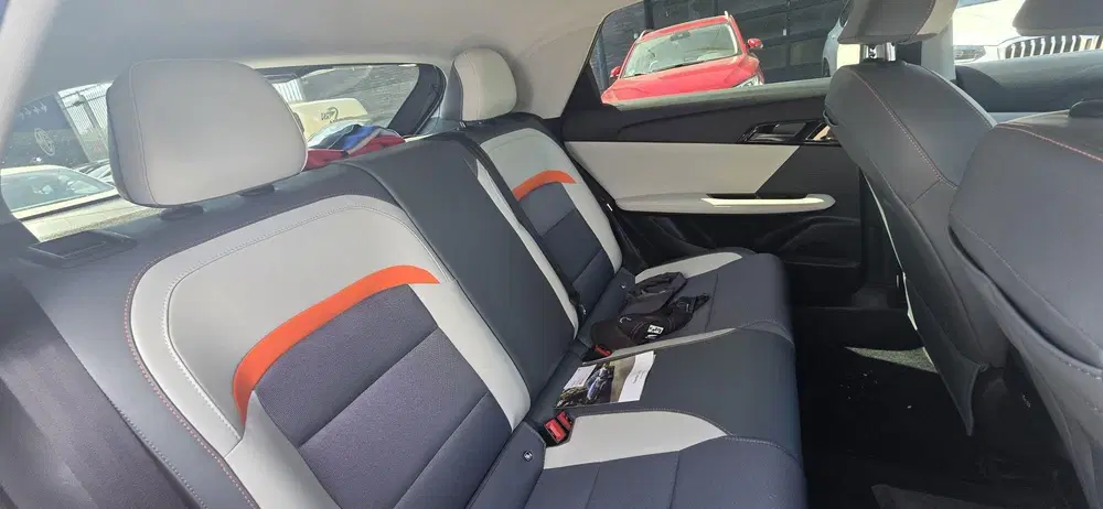 MG MG4 Luxury Long Range 64 kWh uit 2023, foto 9