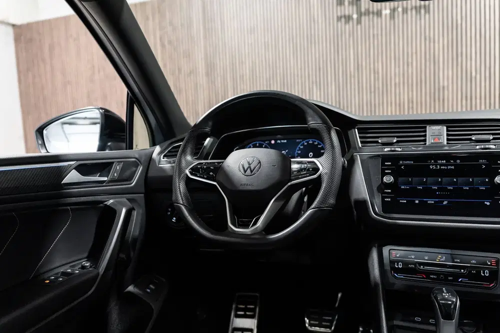 Volkswagen Tiguan Allspace 1.5 TSI R-Line DSG + 7p. Pano IQ uit 2021, foto 13