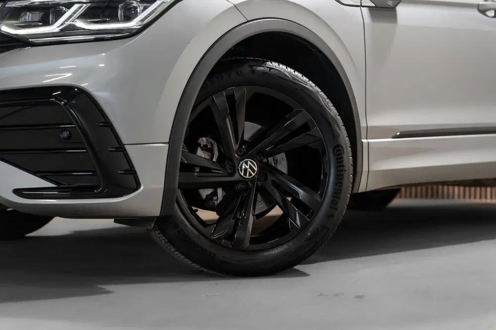 Volkswagen Tiguan Allspace 1.5 TSI R-Line DSG + 7p. Pano IQ uit 2021, foto 3
