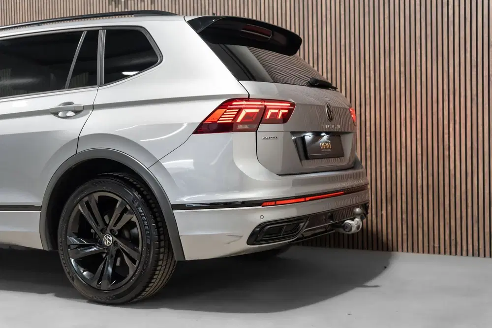 Volkswagen Tiguan Allspace 1.5 TSI R-Line DSG + 7p. Pano IQ uit 2021, foto 7