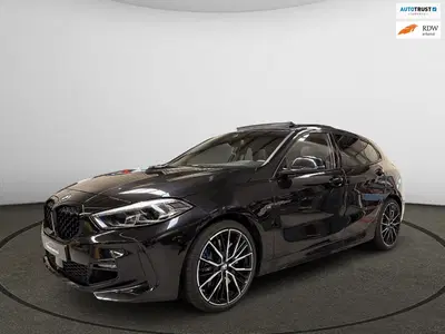 BMW 1-serie 120i Executive uit 2022